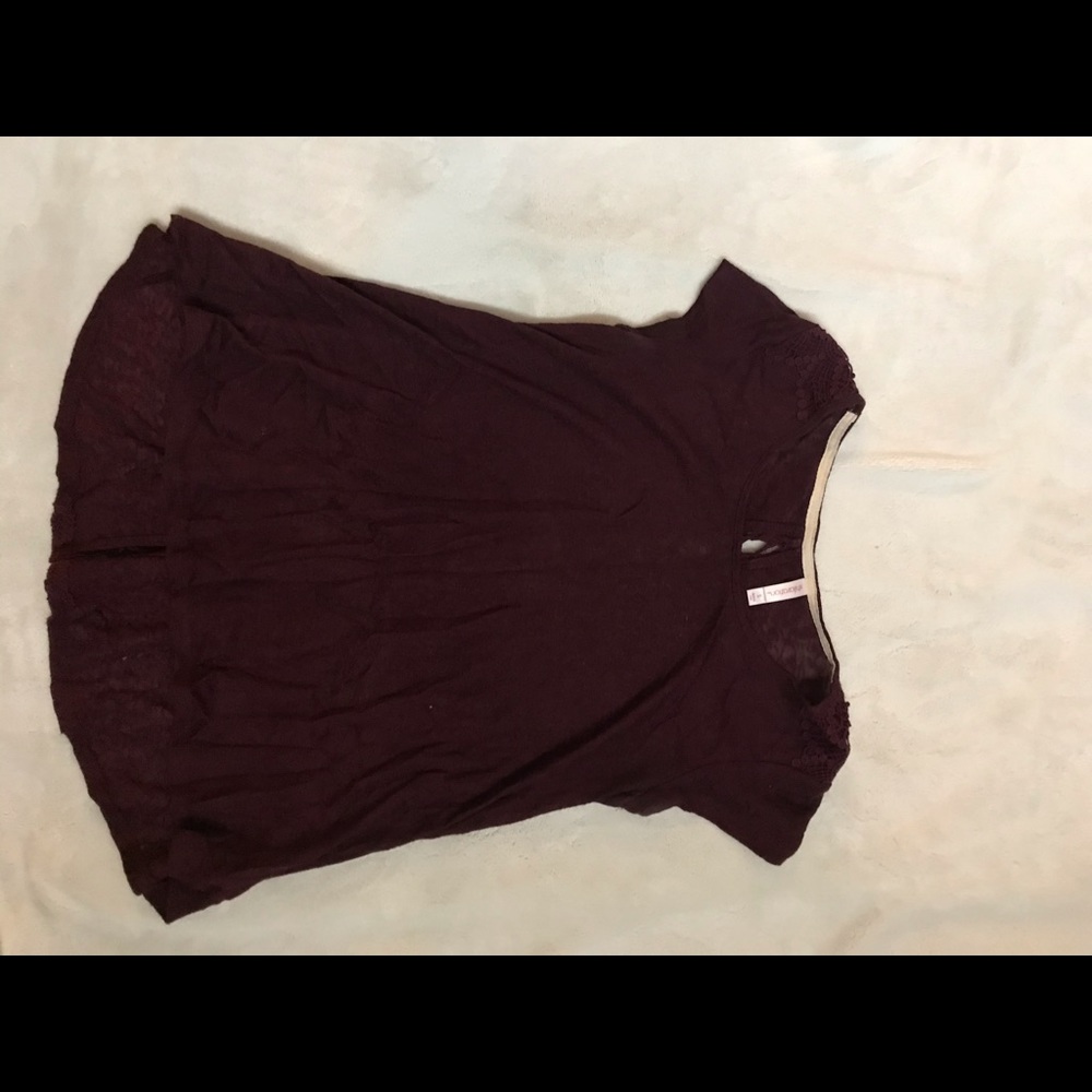 Women’s burgundy shirt